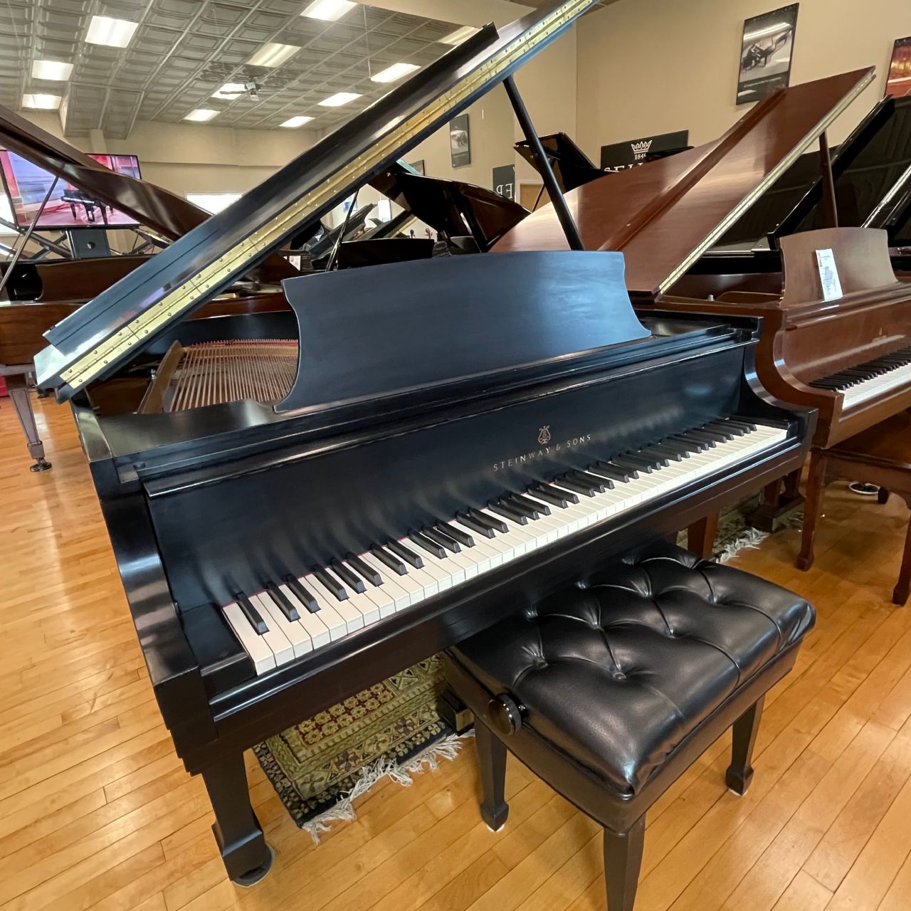 Steinway-M-2.jpg