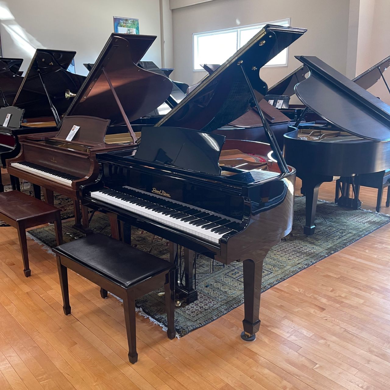 Pearl River Baby Grand 4'6" PE 950499