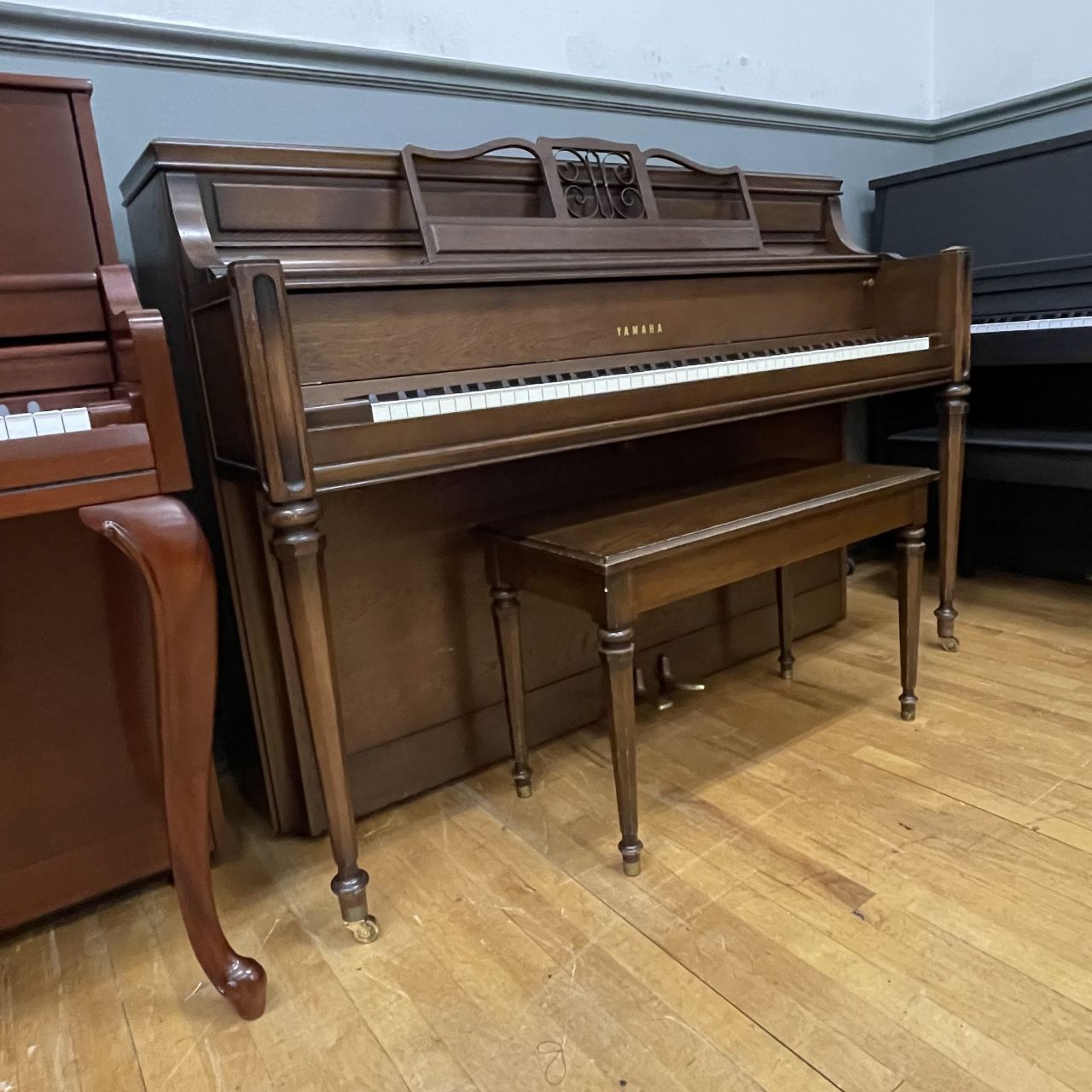 Yamaha Console Piano Dark Oak M-22 1289349