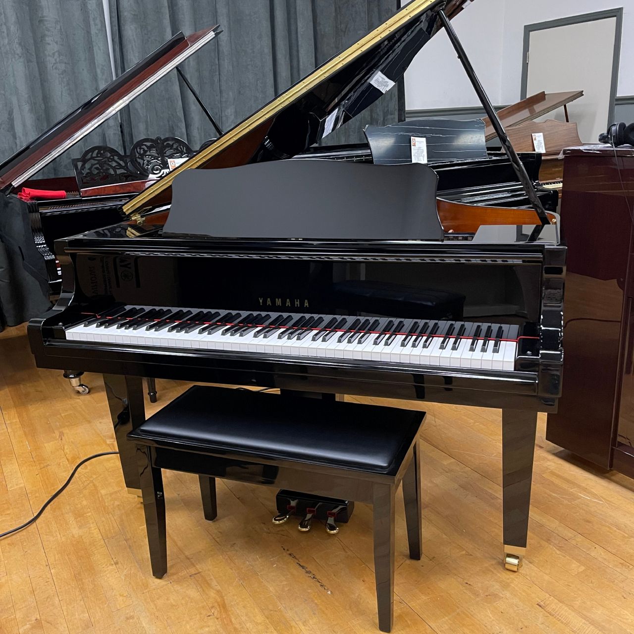Yamaha Disklavier Baby Grand DGB1KENST 5’ Polished Ebony